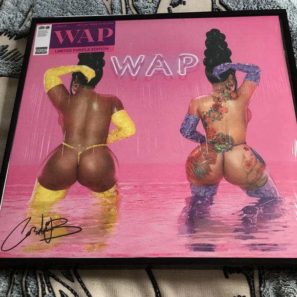 💜🆕SIGNED!! Cardi B x Megan Thee Stallion Purple Edition Vinyl of WAP!💜💜 - Picture 2 of 12